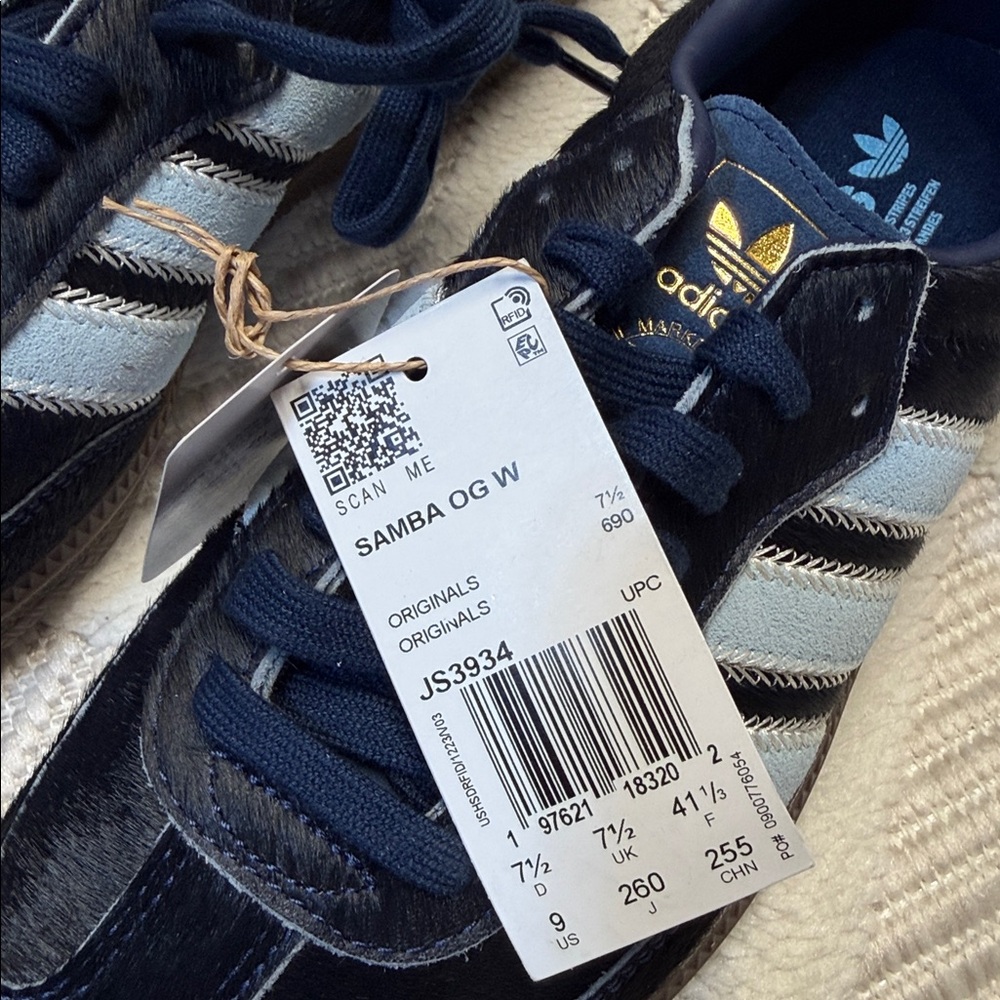 adidas Originals Samba OG sneakers in navy pony hair and light blue - Picture 3 of 9